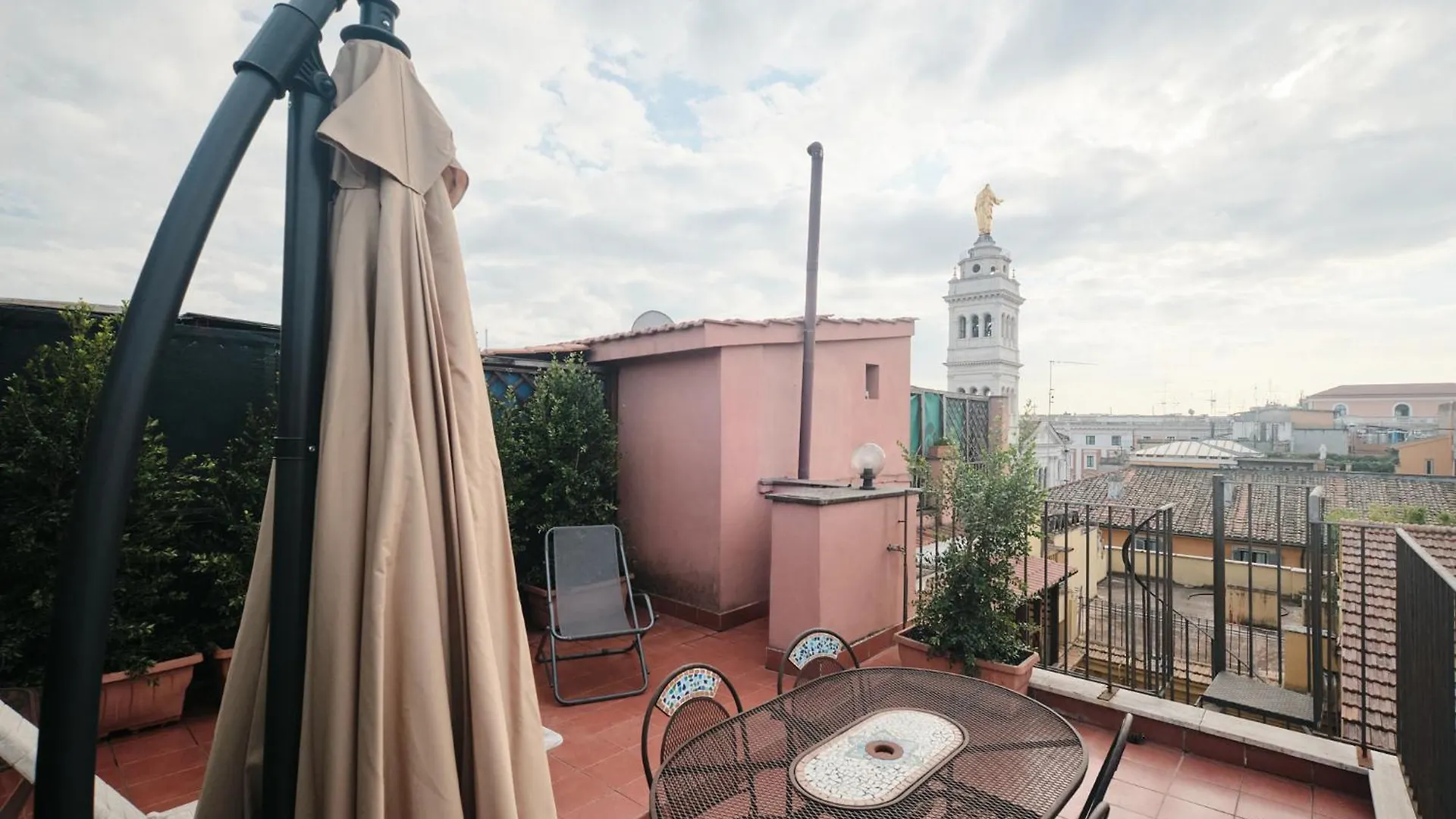Penthouse With A View Of Rome - 2 Bedrooms And 2 Bathrooms Italy